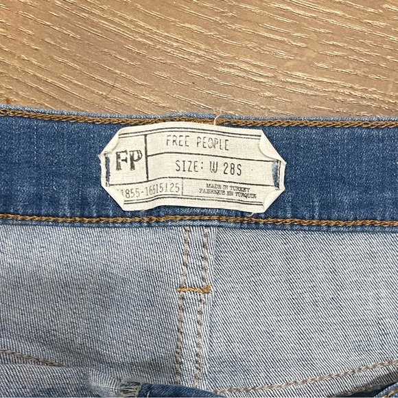 Free People Shark Bite Distressed Ripped Skinny Ankle Jeans Raw Hem 25” W 28” - Picture 5 of 10